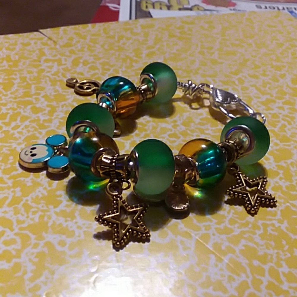 HANDMADE BRACELET - Picture 3 of 3